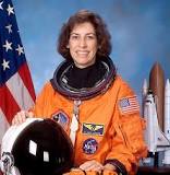 What are 5 interesting facts about Ellen Ochoa?